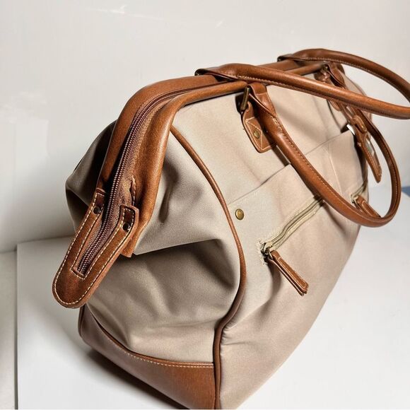 Frankie & Johnnie Brass Feet Weekender Bag  | - Picture 3 of 9